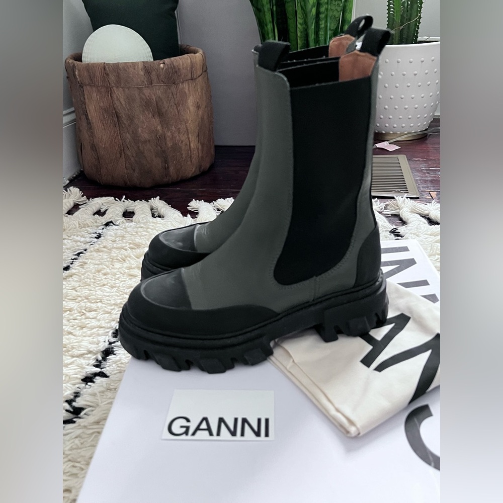 GANNI mid Chelsea boots